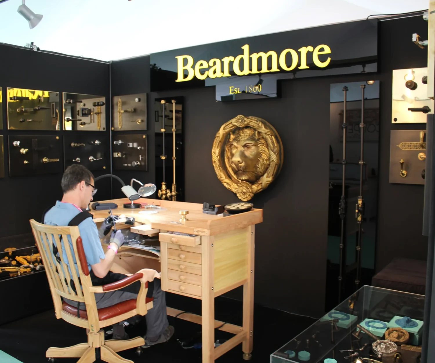 Retail display stand for Beardmore